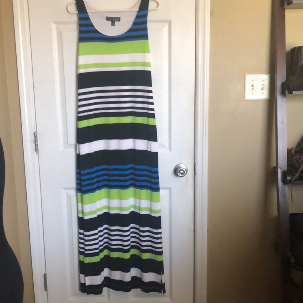 Ladies maxi dress PERFECT THAT HOT 🥵 WEATHER